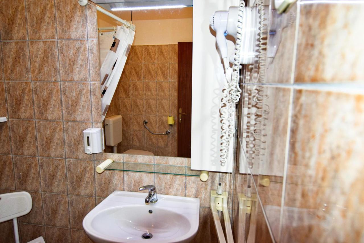 Guesthouse Zagora プーラ エクステリア 写真